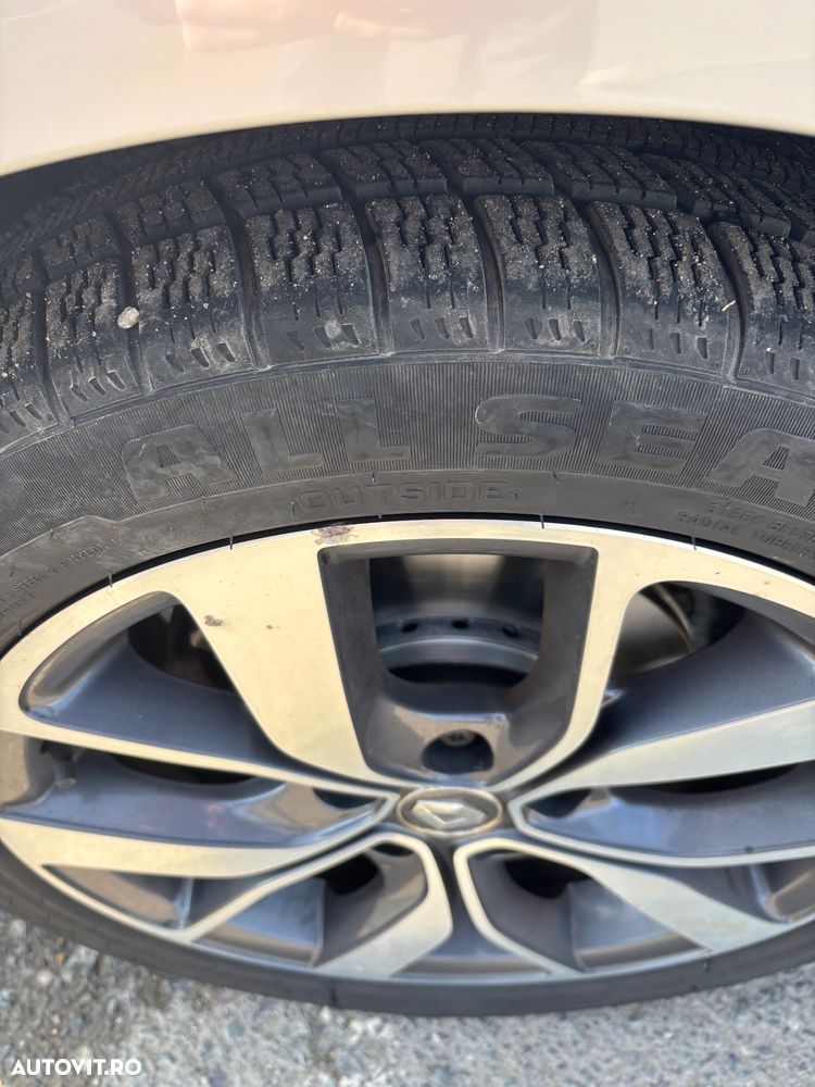 Renault Megane ENERGY TCe 130 BOSE EDITION - 25