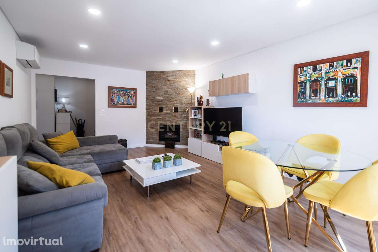 T3 Renovado | 1 BOX | 2 Parqueamentos | Arrecadação | Vista Rio em Oei - Grande imagem: 2/54