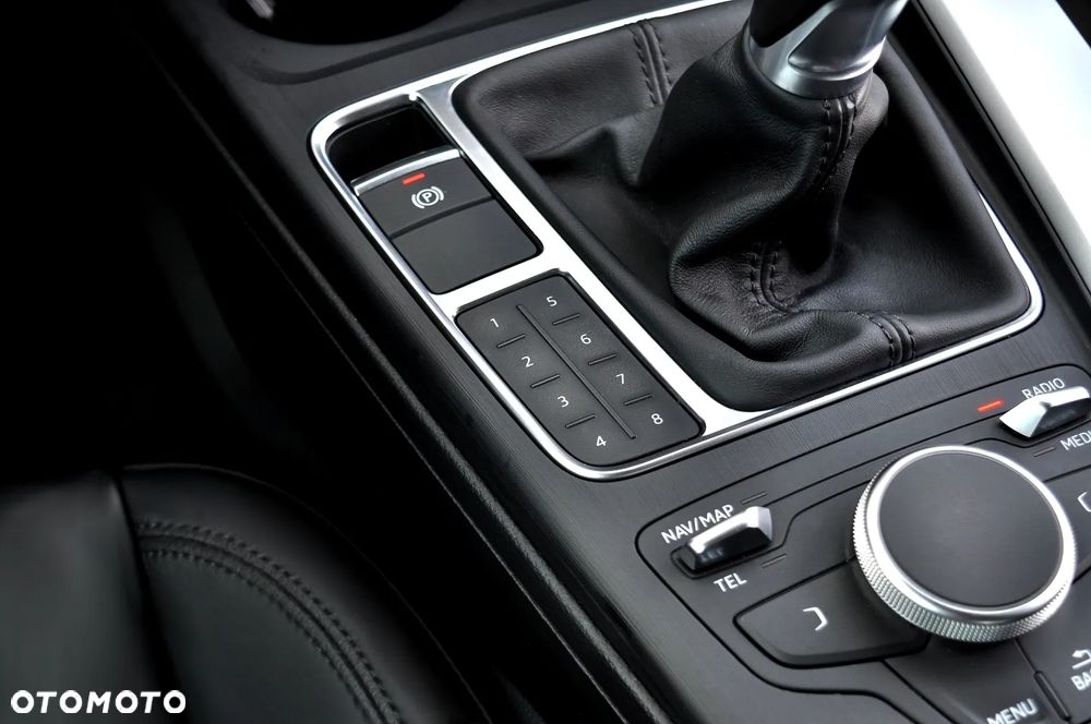 Audi A4 Avant 2.0 TDI Design - 31
