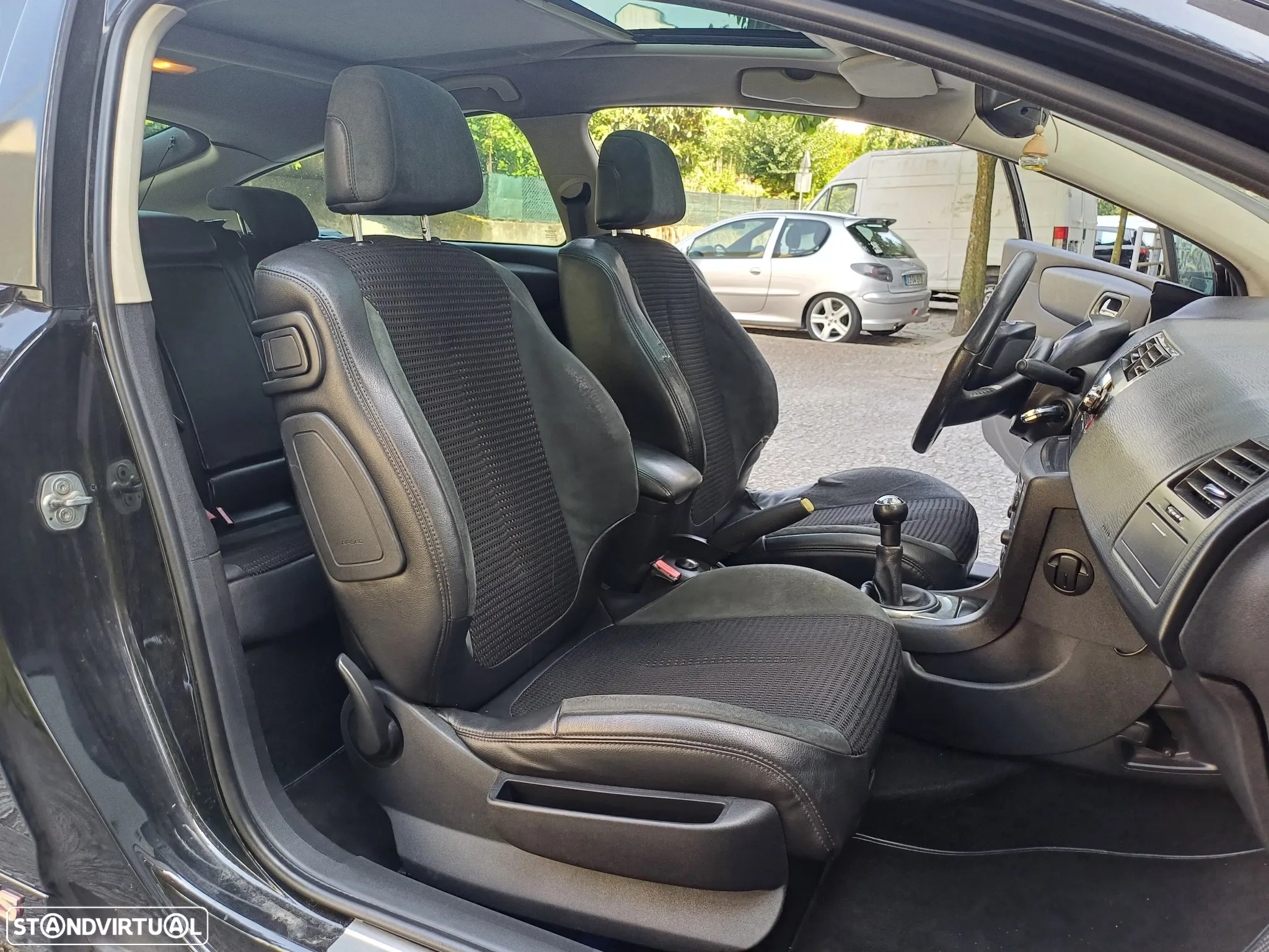 Citroën C4 Coupé 1.6 HDi 110 VTR - 32