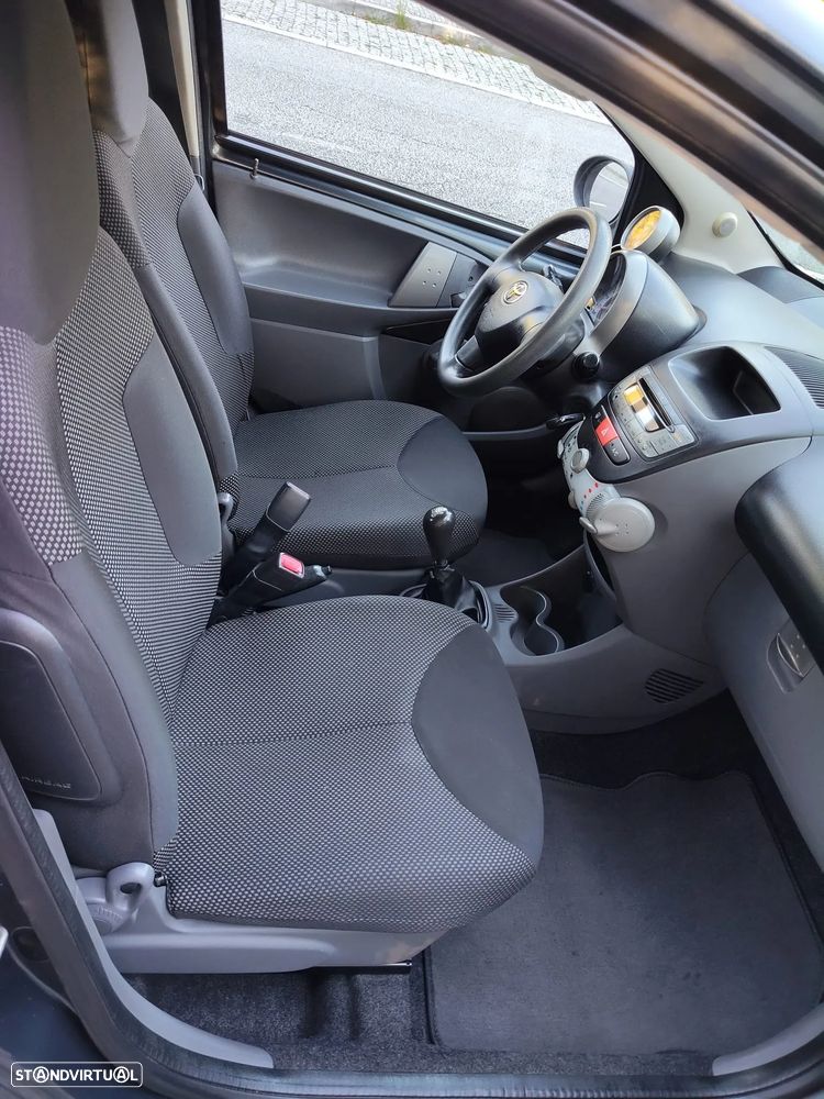 Toyota Aygo 1.0 + AC - 25