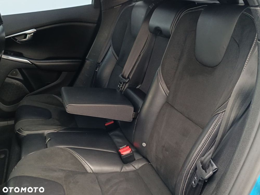 Volvo V40 - 23