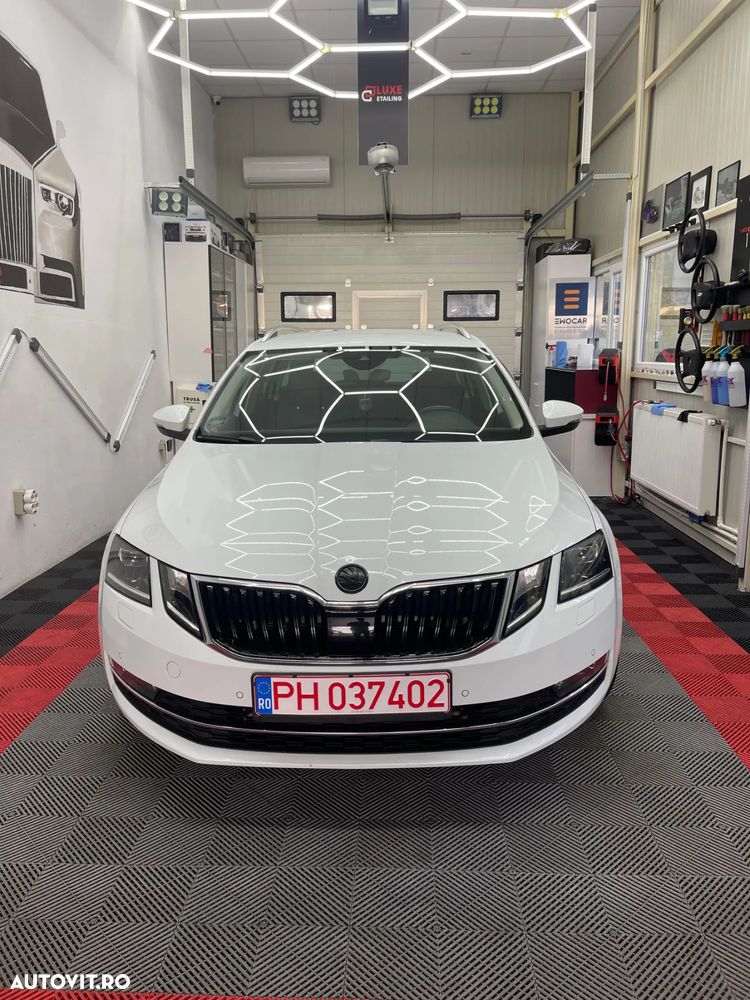 Skoda Octavia Combi Diesel 1.6 TDI DSG Style - 1