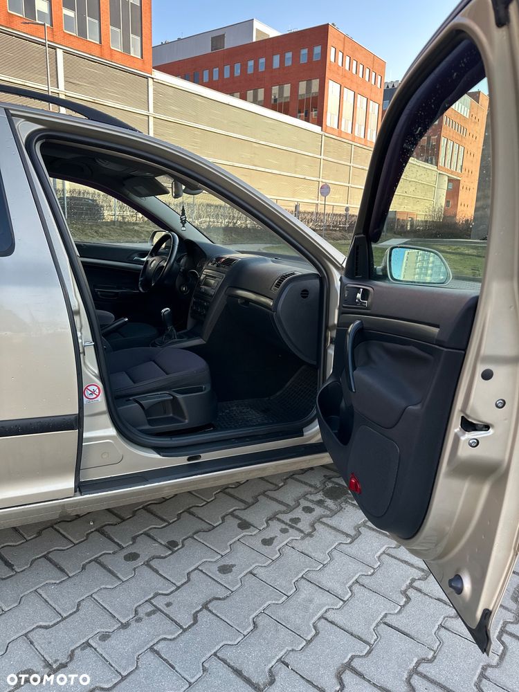 Skoda Octavia 1.6 FSI Elegance - 14