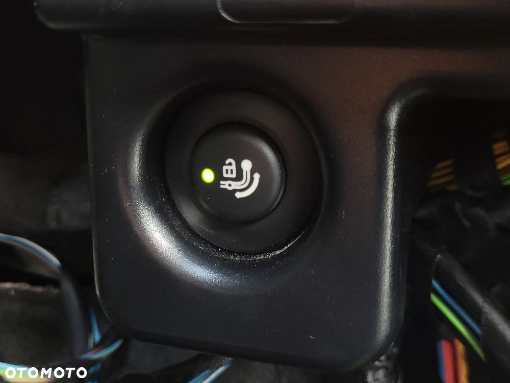 BMW Seria 5 525d - 32