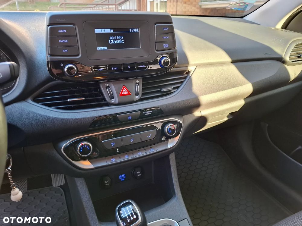 Hyundai i30 1.4 Classic + - 3