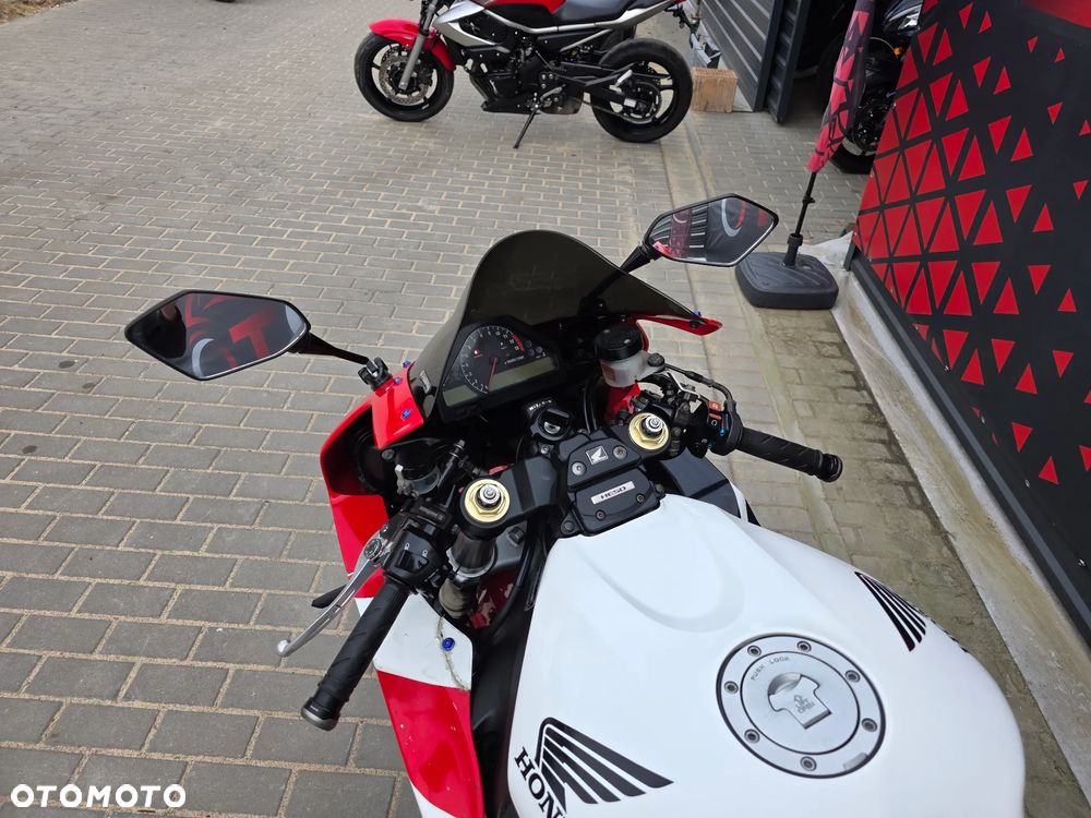 Honda CBR - 28