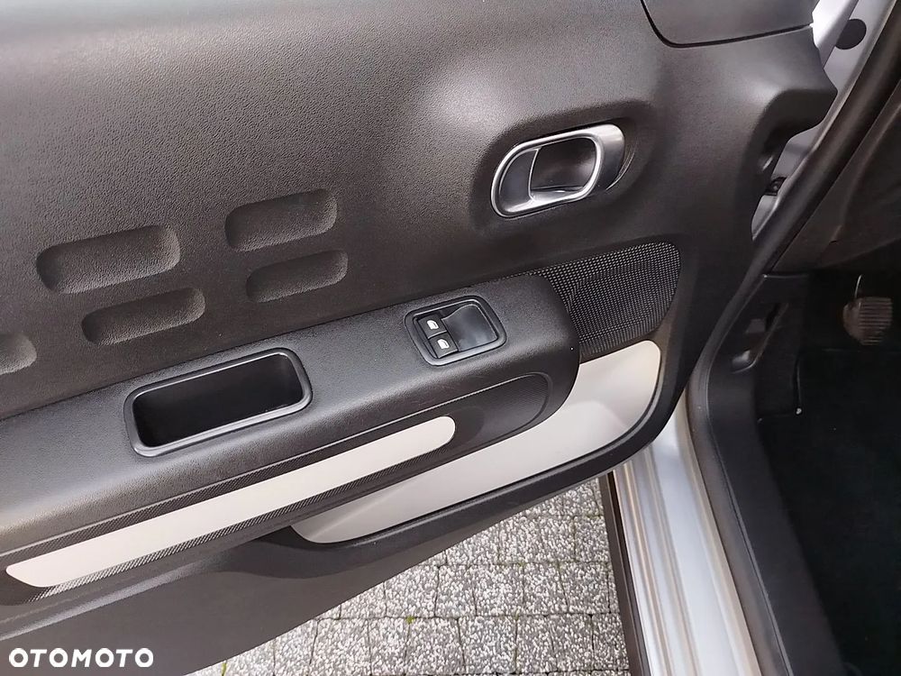 Citroën C3 1.2 PureTech Shine - 22