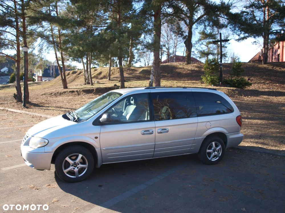 Chrysler Grand Voyager - 24