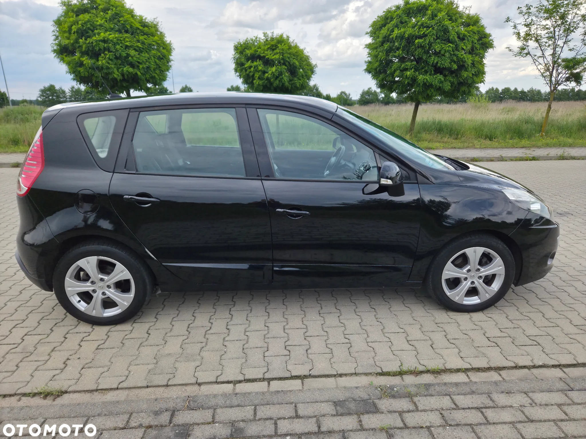 Renault Scenic dCi 110 LIMITED - 4