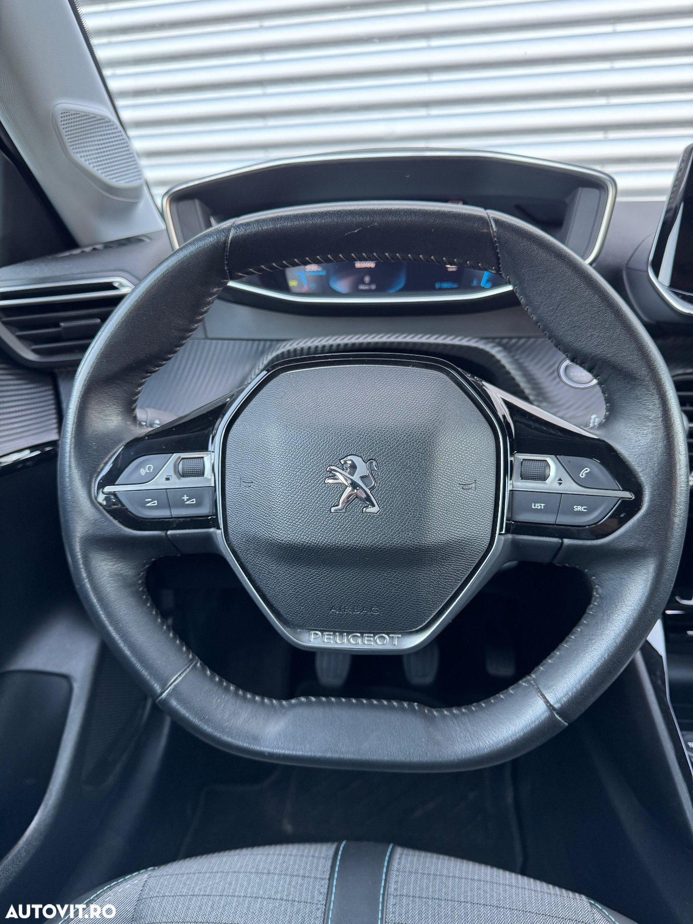 Peugeot 208 1.2 L PureTech STT Allure - 25