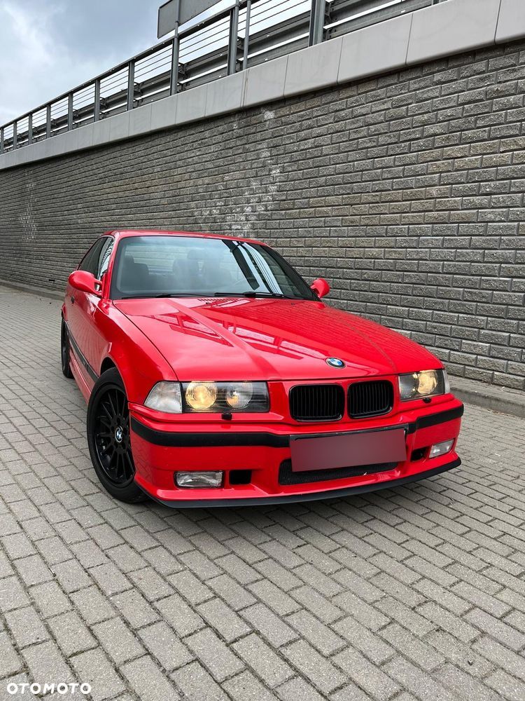 BMW Seria 3 325i - 3