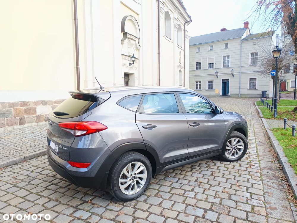 Hyundai Tucson 1.7 CRDI BlueDrive Comfort 2WD - 19