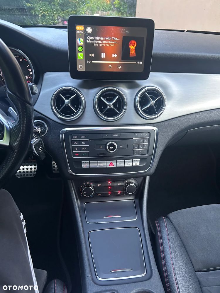 Mercedes-Benz CLA 220 4-Matic AMG Line - 14