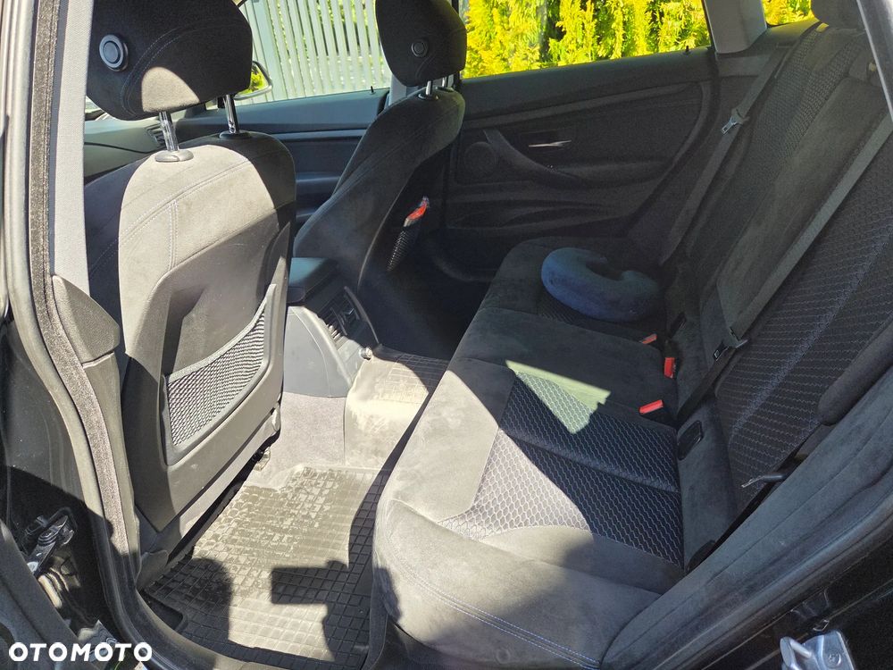 BMW Seria 3 320d xDrive - 25