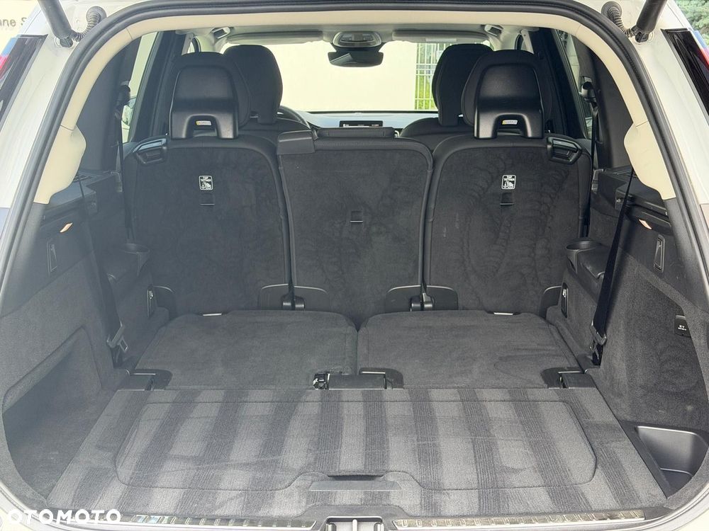 Volvo XC 90 - 32