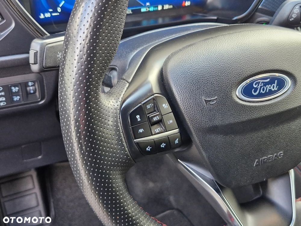 Ford Kuga 2.5P PHEV FWD ST-Line - 17