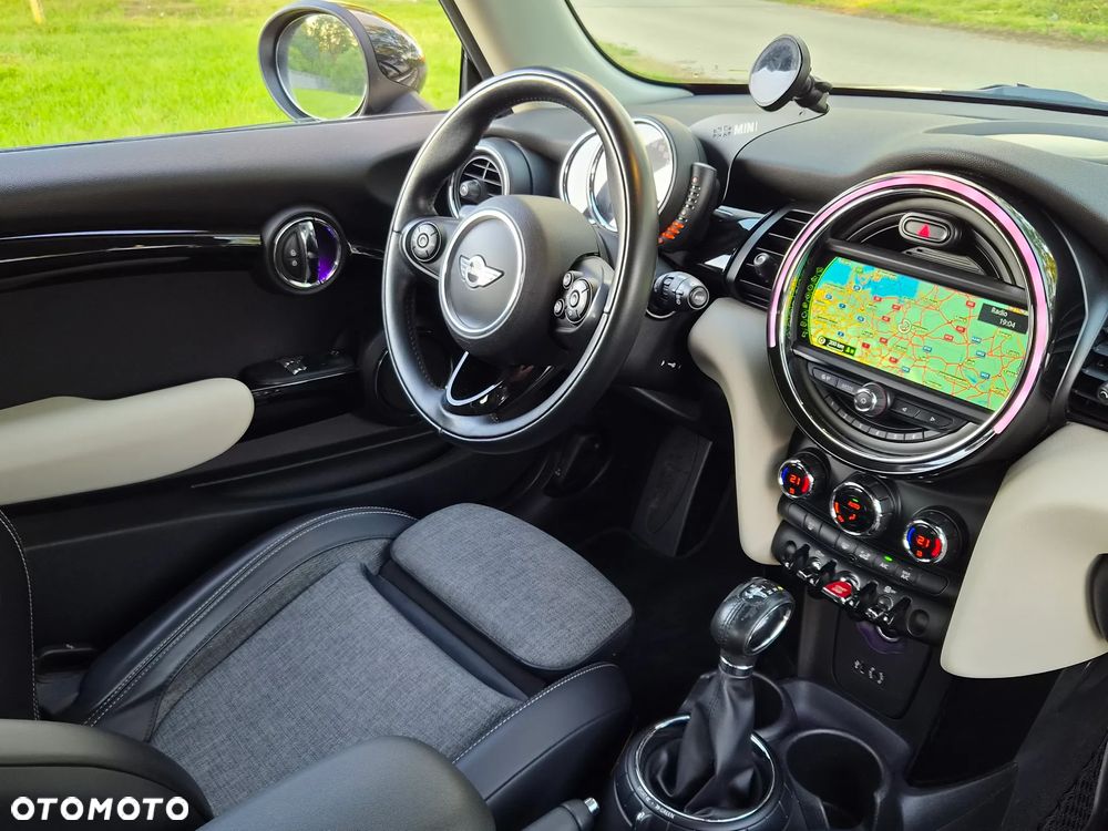 MINI Cooper Seven Chili - 13