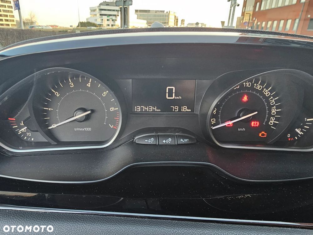 Peugeot 208 PureTech 82 Urban Move - 24