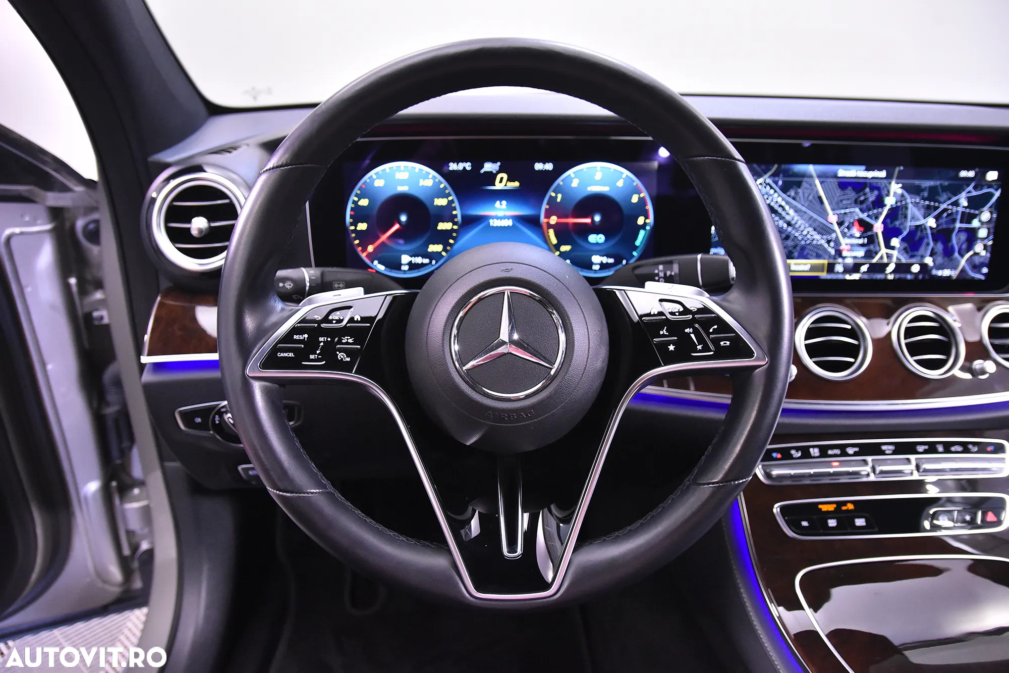 Mercedes-Benz E 300 de Aut. - 16