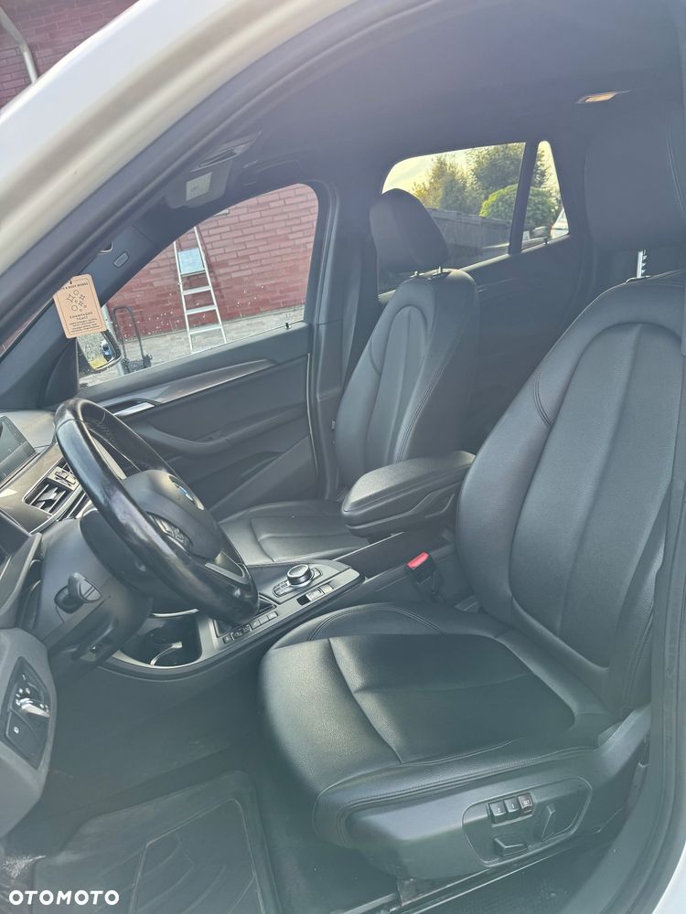 BMW X1 xDrive25i Sport Line - 12