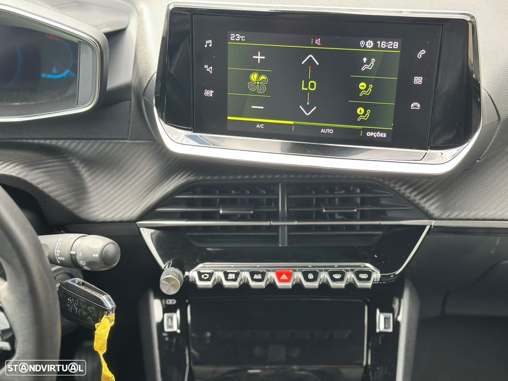 Peugeot 2008 1.2 PureTech Allure Pack - 22