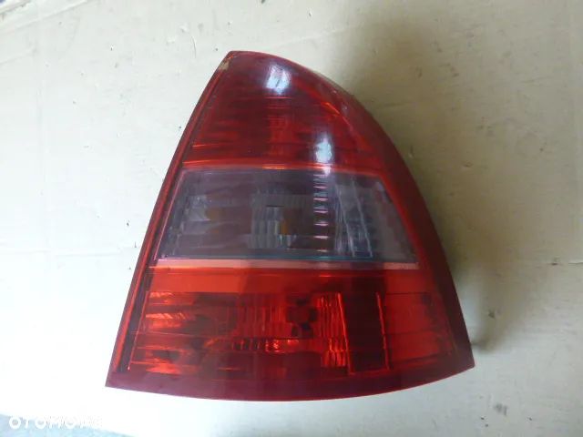 LAMPA PRAWY TYŁ PRAWA TYLNA W BŁOTNIK CITROEN C5 I LIFT SEDAN 04-08 - 4