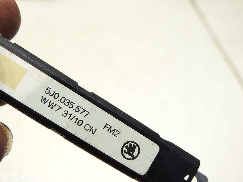 WZMACNIACZ ANTENOWY SKODA FABIA II 5J0035577 - 7