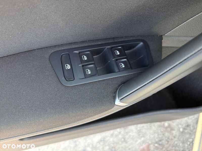 Volkswagen Golf - 12