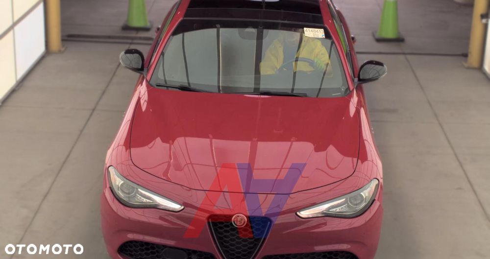 Alfa Romeo Giulia 2.0 Turbo 16V AT8 Veloce Ti - 3