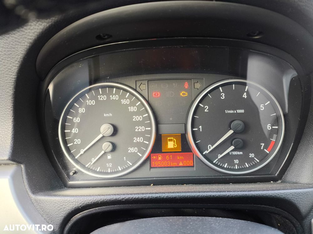 BMW Seria 3 320i Touring - 2