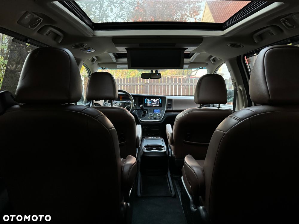 Toyota Sienna - 7