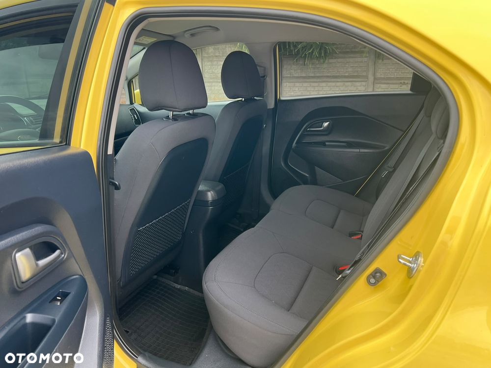 Kia Rio 1.2 Dream Team Edition - 25