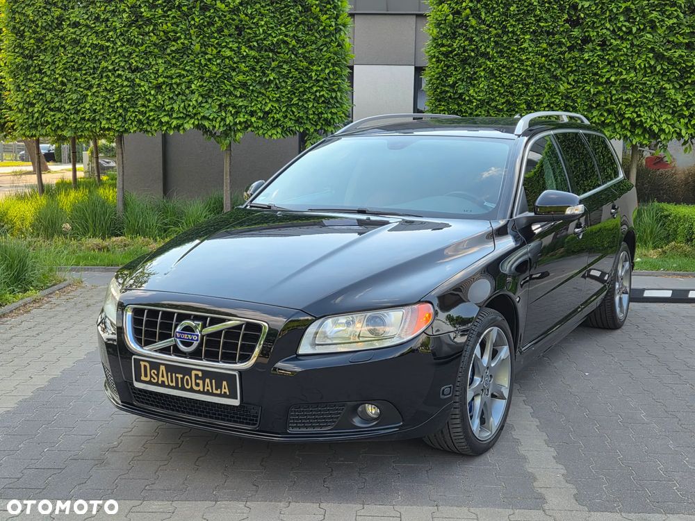 Volvo V70 2.5T Summum - 2