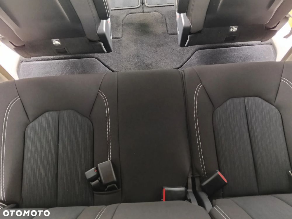 Chrysler Pacifica - 27