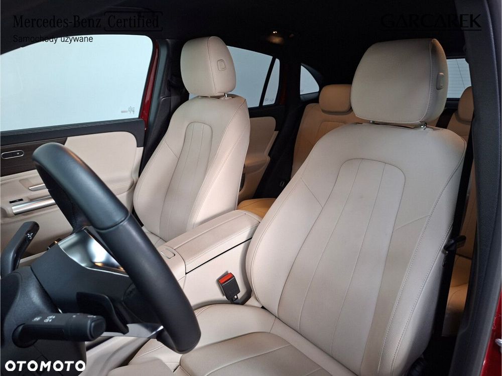 Mercedes-Benz GLA - 17