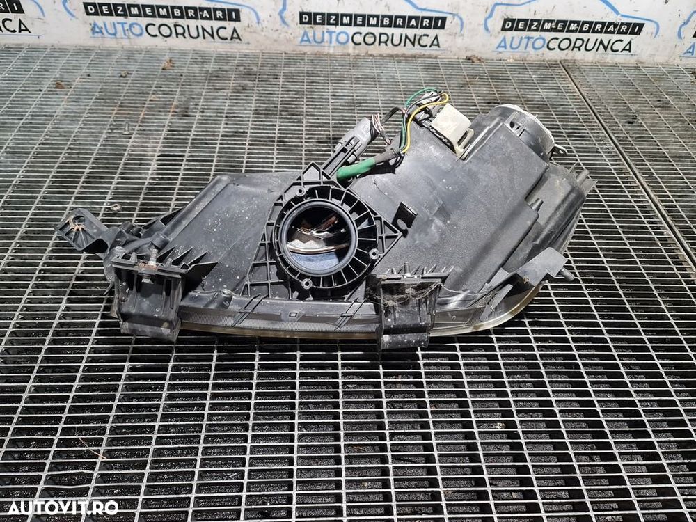 Far Dreapta Mazda CX - 7 2006 - 2012 SUV 4 Usi (1324) Xenon - 4