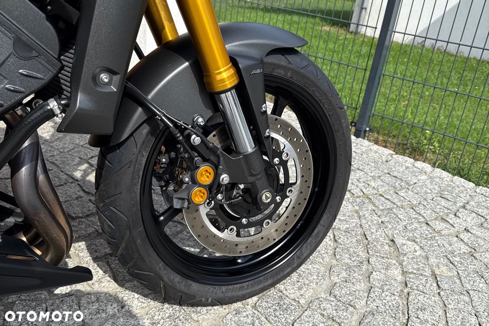 Yamaha FZ8 - 6