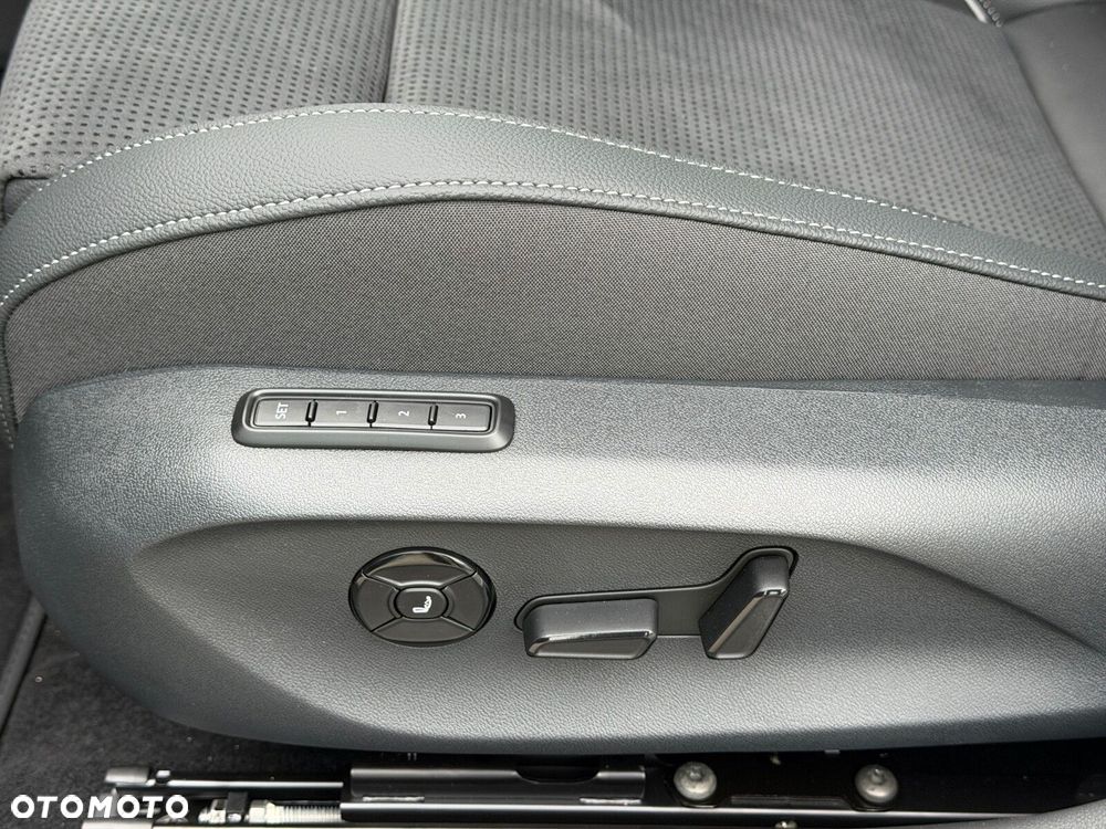 Skoda Superb 2.0 TDI SCR 4x4 Sportline DSG - 10