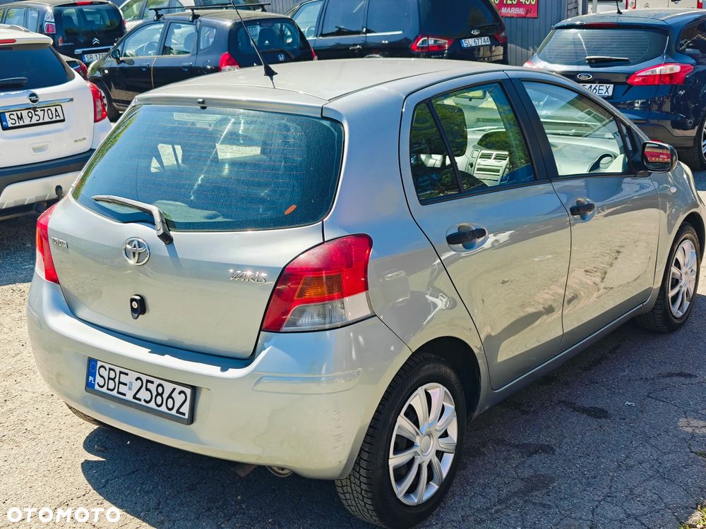 Toyota Yaris 1.33 Prestige - 32