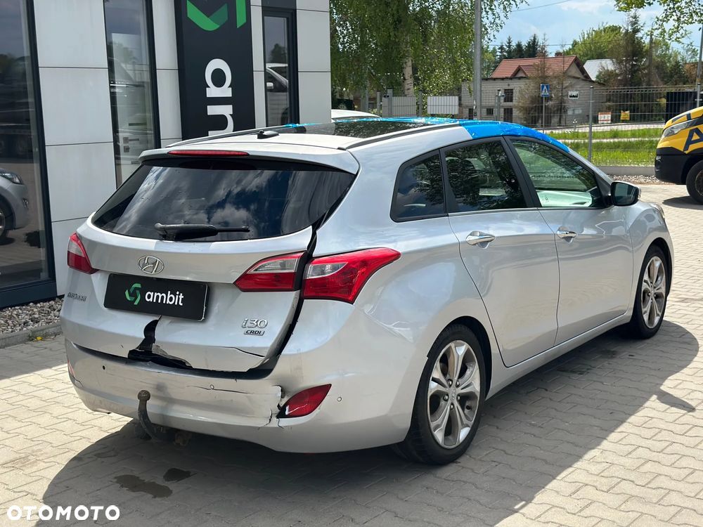 Hyundai i30 blue 1.6 CRDi Trend - 5