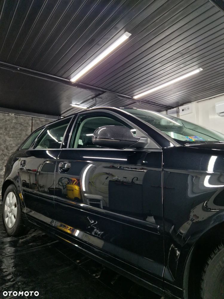 Audi A3 Sportback 1.6 TDI DPF Ambiente - 20