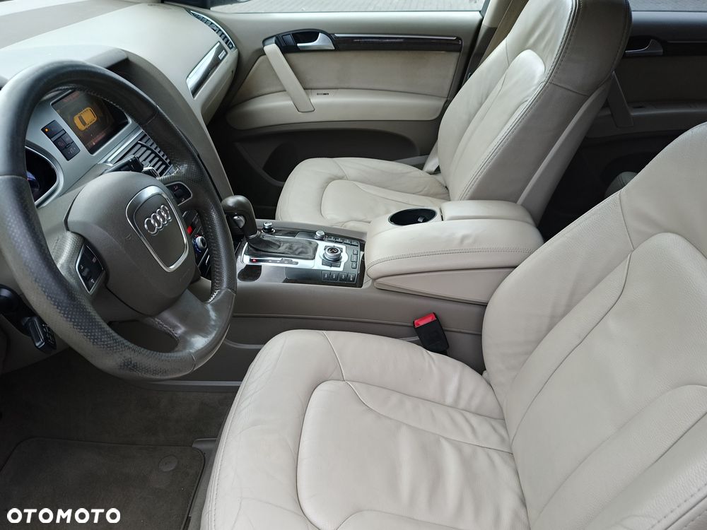 Audi Q7 - 7