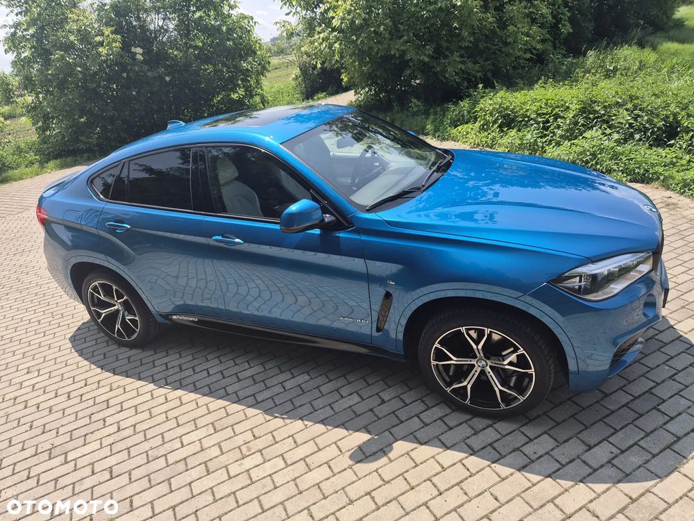 BMW X6 xDrive40d - 11