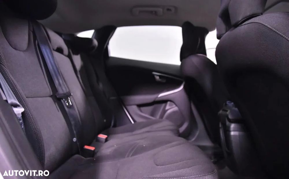 Volvo V40 D2 Aut. Kinetic - 12