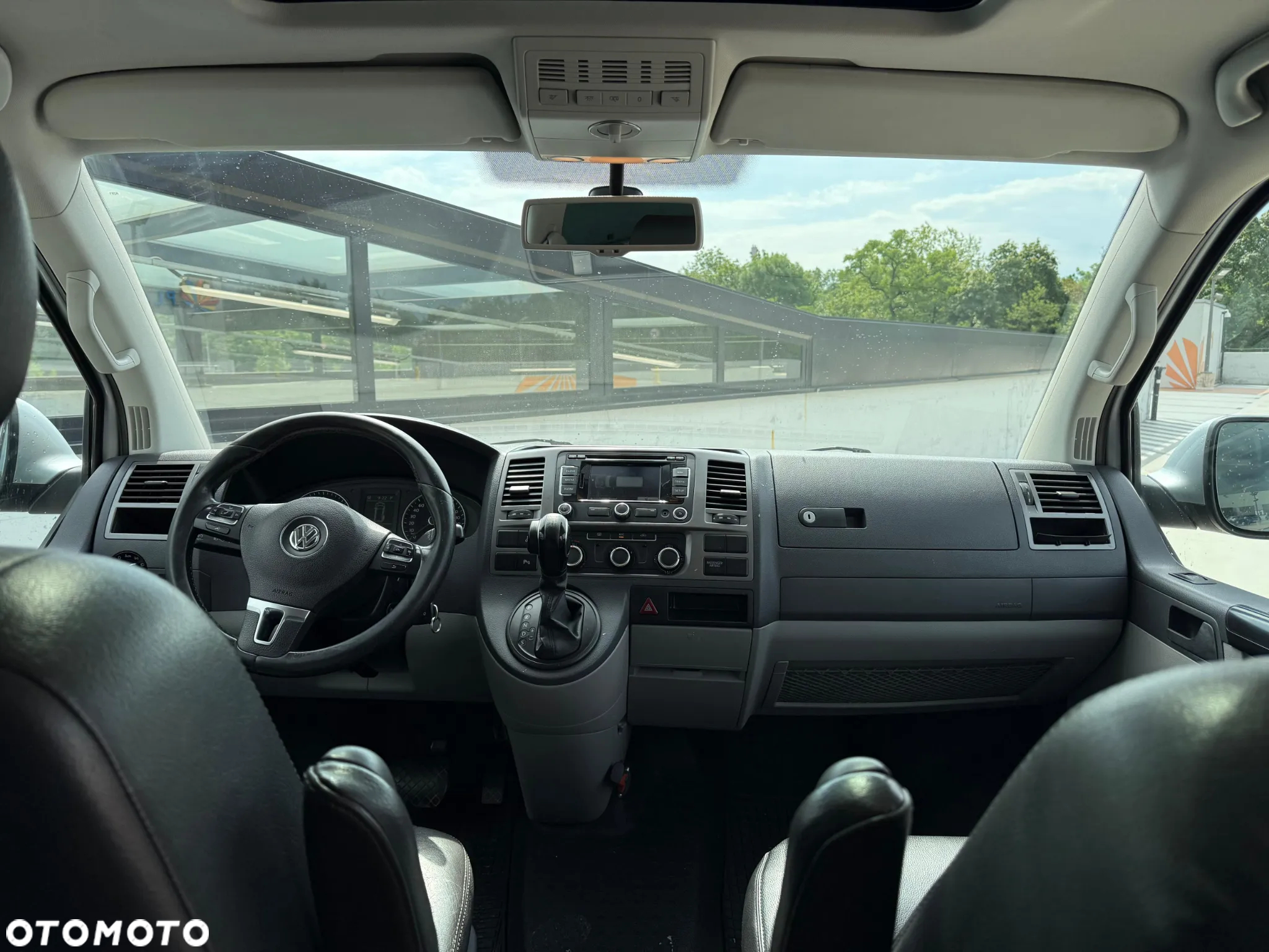 Volkswagen Multivan - 18