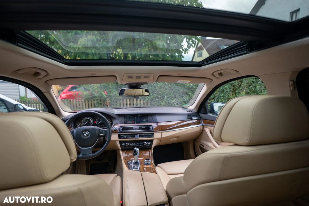BMW Seria 5 525d xDrive Touring Aut. Luxury Line - 11