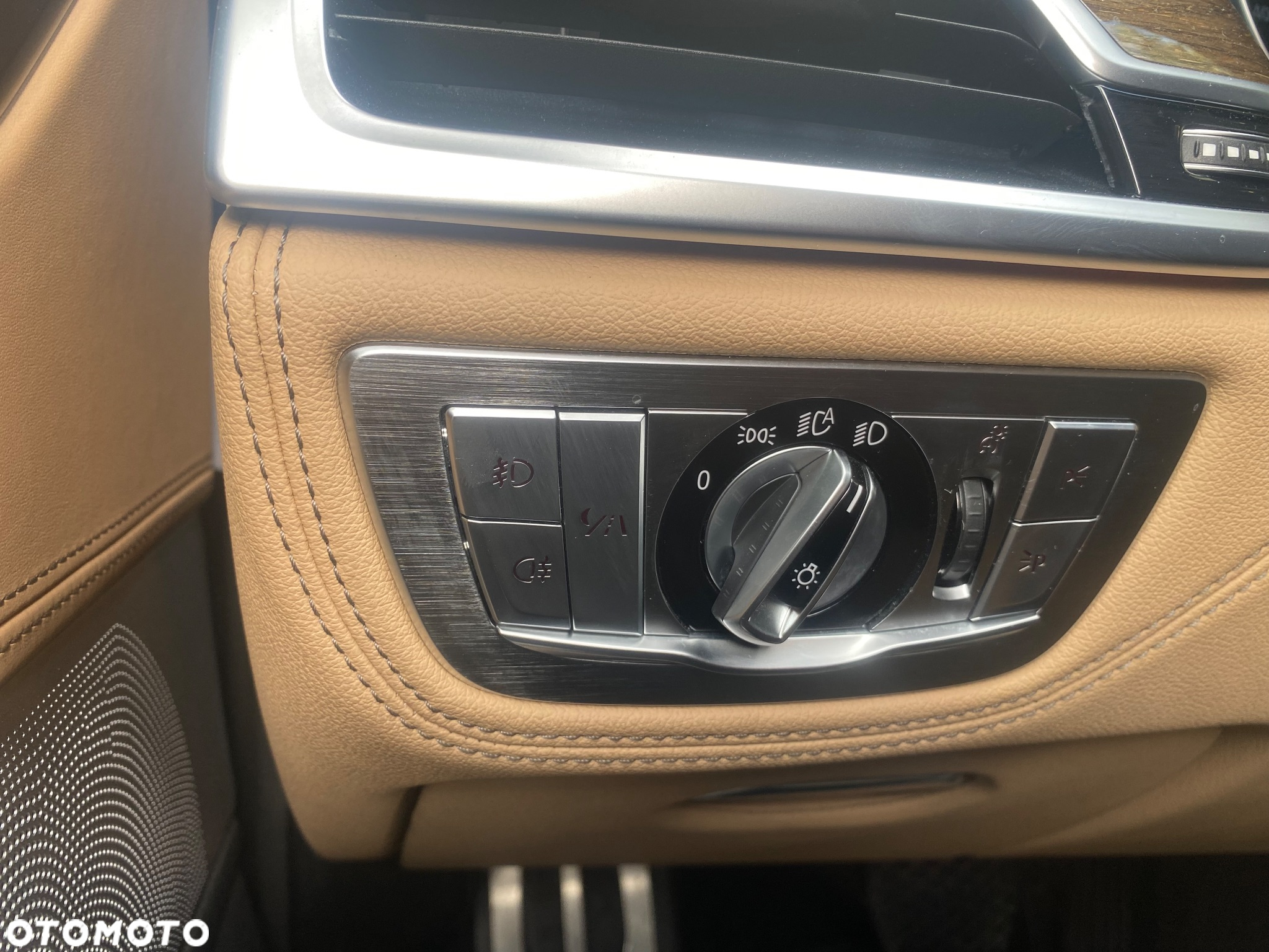 BMW Seria 7 750Li xDrive - 15