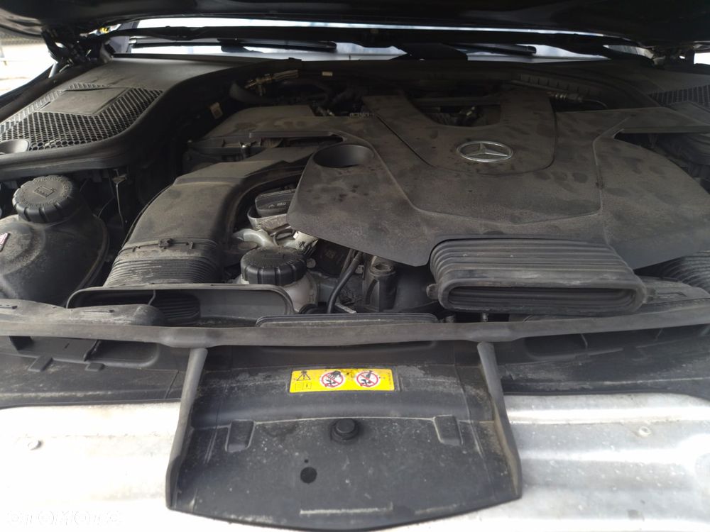 Mercedes-Benz Klasa C 400 4-Matic 9G-TRONIC - 12
