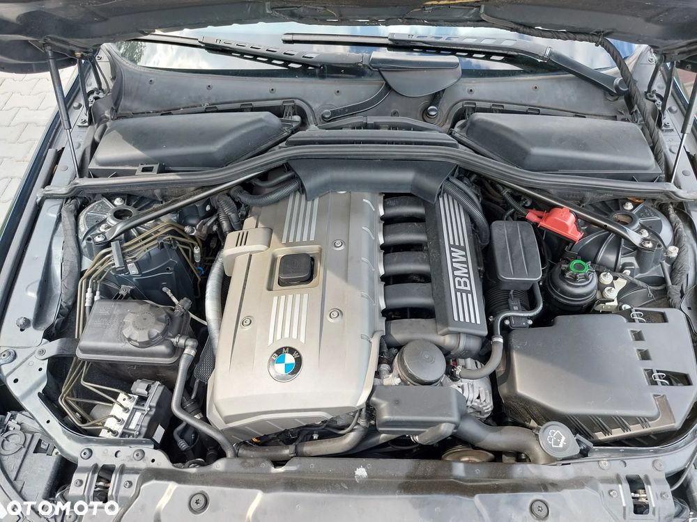 BMW Seria 5 525i - 39